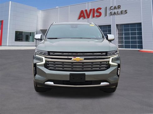 Used 2023 Chevrolet Suburban Premier image 10