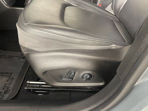 Used 2018 Jeep Renegade Limited w/ UConnect 8.4 Nav Group image 25