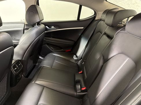 Used 2021 Genesis G70 2.0T RWD image 29