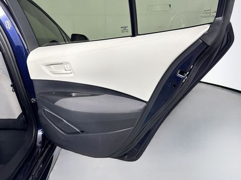 Used 2025 Toyota Corolla LE FWD image 27