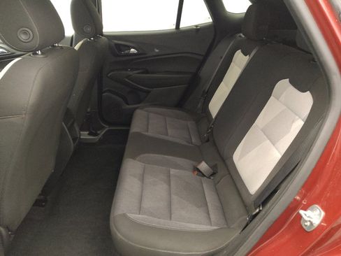 Used 2024 Chevrolet Trax RS FWD image 18