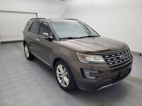 Used 2016 Ford Explorer Limited w/ Equipment Group 301A FWD image 13