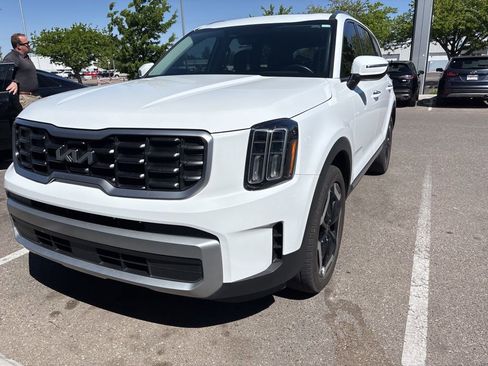 Used 2023 Kia Telluride S w/ S Sunroof Package image 1