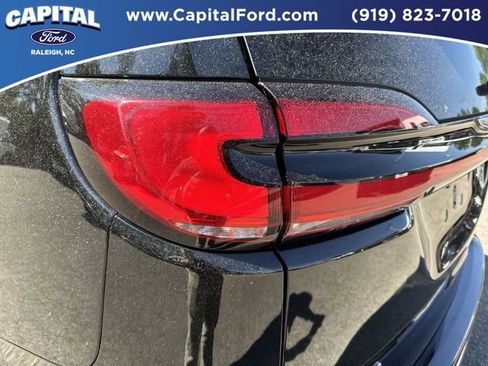 Used 2024 Chrysler Pacifica Touring-L FWD image 14