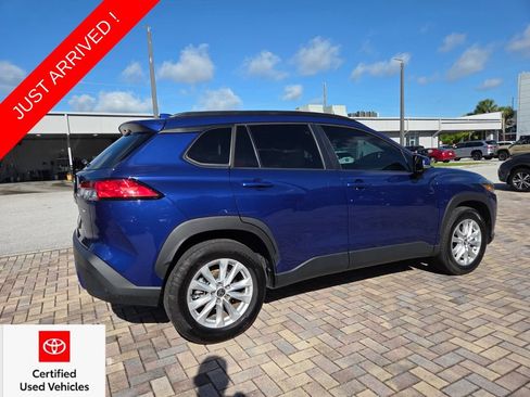 Used 2023 Toyota Corolla Cross LE FWD image 11