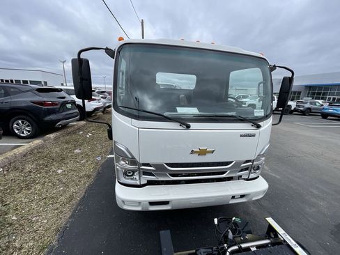 New 2024 Chevrolet Low Cab Forward 5500XG RWD image 2