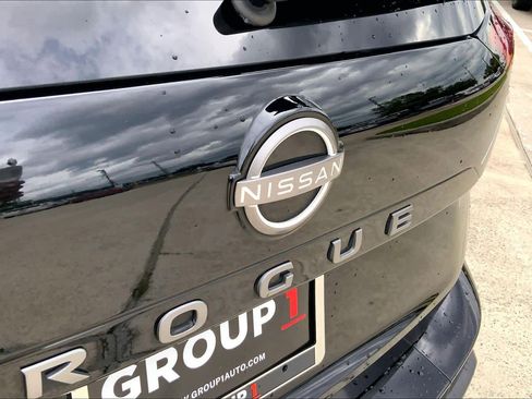 Used 2024 Nissan Rogue S FWD image 29