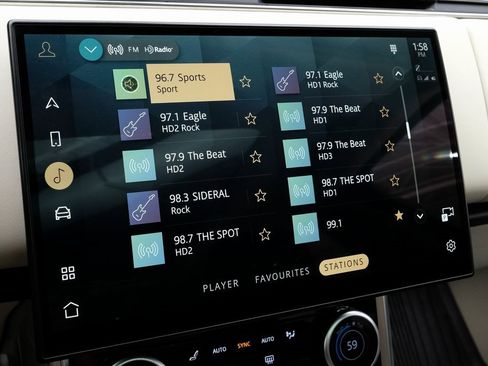 Used 2022 Land Rover Range Rover Long Wheelbase SE image 28