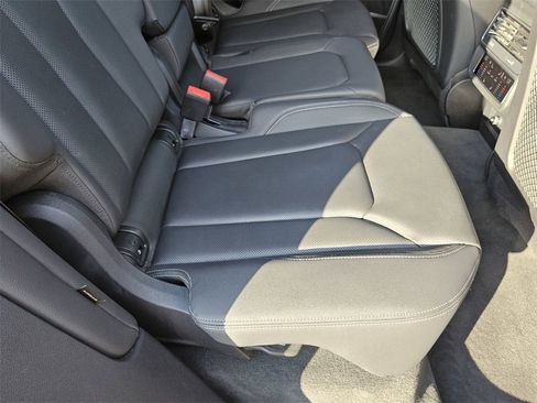Used 2023 Audi Q8 Premium Plus w/ Premium Plus Package image 34