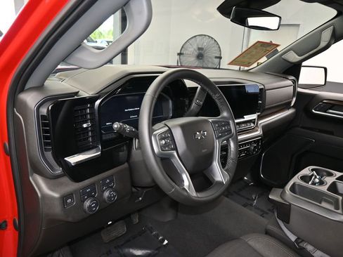 Used 2023 Chevrolet Silverado 1500 RST image 10