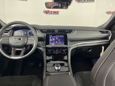 New 2025 Jeep Grand Cherokee L Altitude image 13