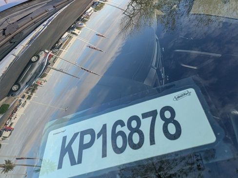 Used 2018 Nissan Titan SL w/ Chrome Package image 32