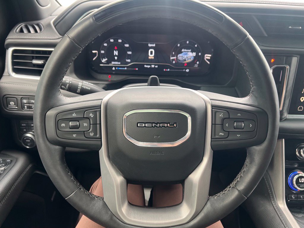 Used 2024 GMC Yukon Denali w/ Advanced Technology Package AWD/4WD image 18