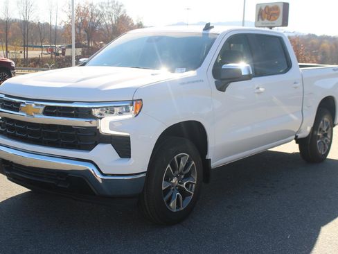 New 2026 Chevrolet Silverado 1500 LT image 3