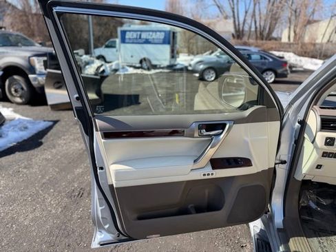 Used 2019 Lexus GX 460 Premium w/ Premium Package image 12