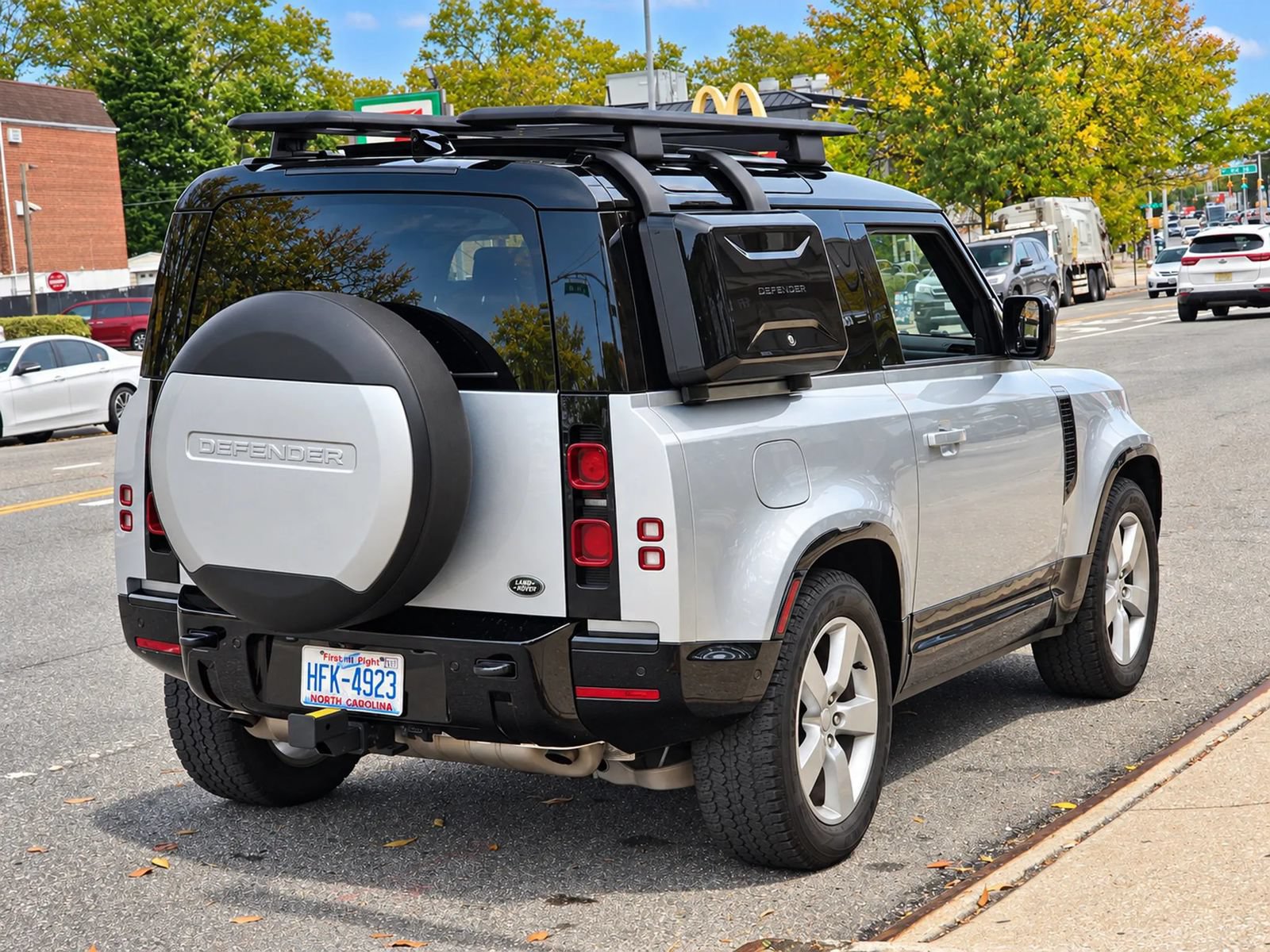 Used 2022 Land Rover Defender 90 X-Dynamic HSE AWD/4WD image 8