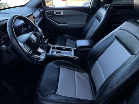 Used 2023 Ford Explorer XLT w/ Equipment Group 202A image 14