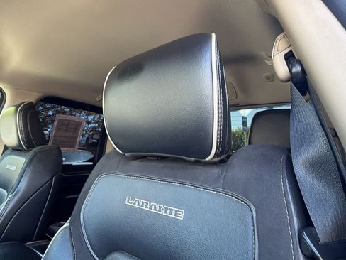 Used 2020 RAM 1500 Laramie AWD/4WD image 11