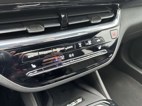 Certified 2024 Buick Envista Avenir image 18