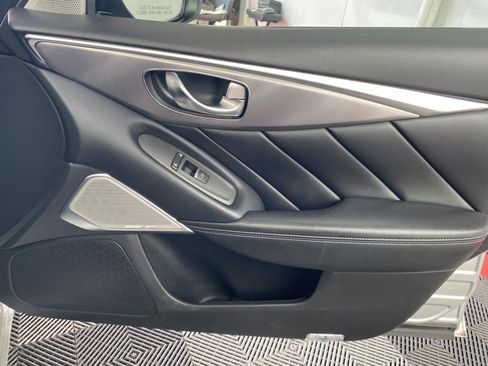 Used 2017 INFINITI Q50 3.0t Premium w/ 3.0T Premium Plus Package AWD/4WD image 5