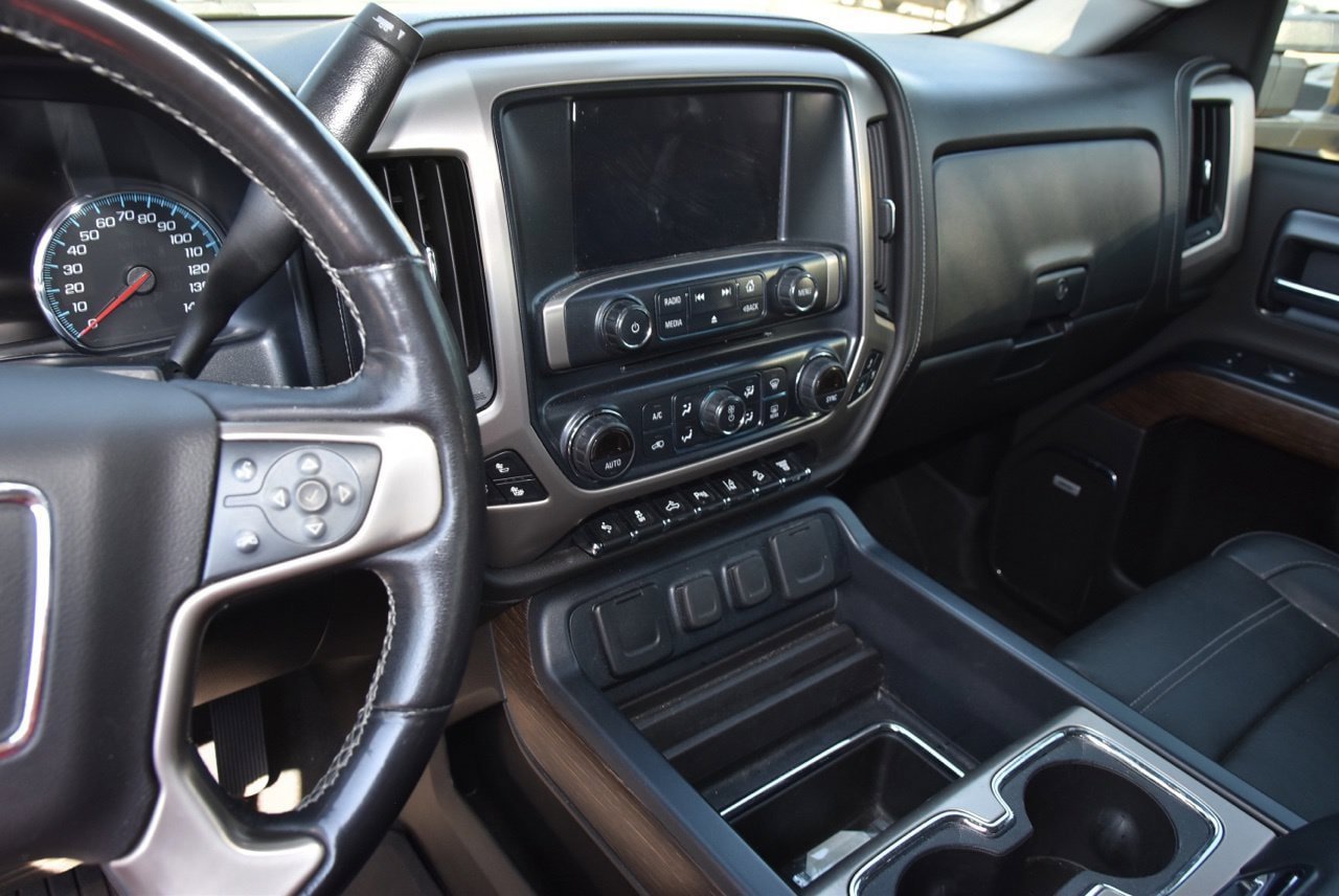 Used 2019 GMC Sierra 2500 Denali w/ Duramax Plus Package AWD/4WD image 8