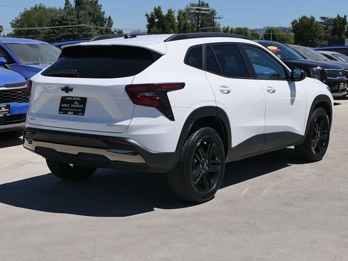 Used 2026 Chevrolet Trax ACTIV FWD image 3