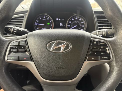 Used 2018 Hyundai Elantra SEL FWD image 37