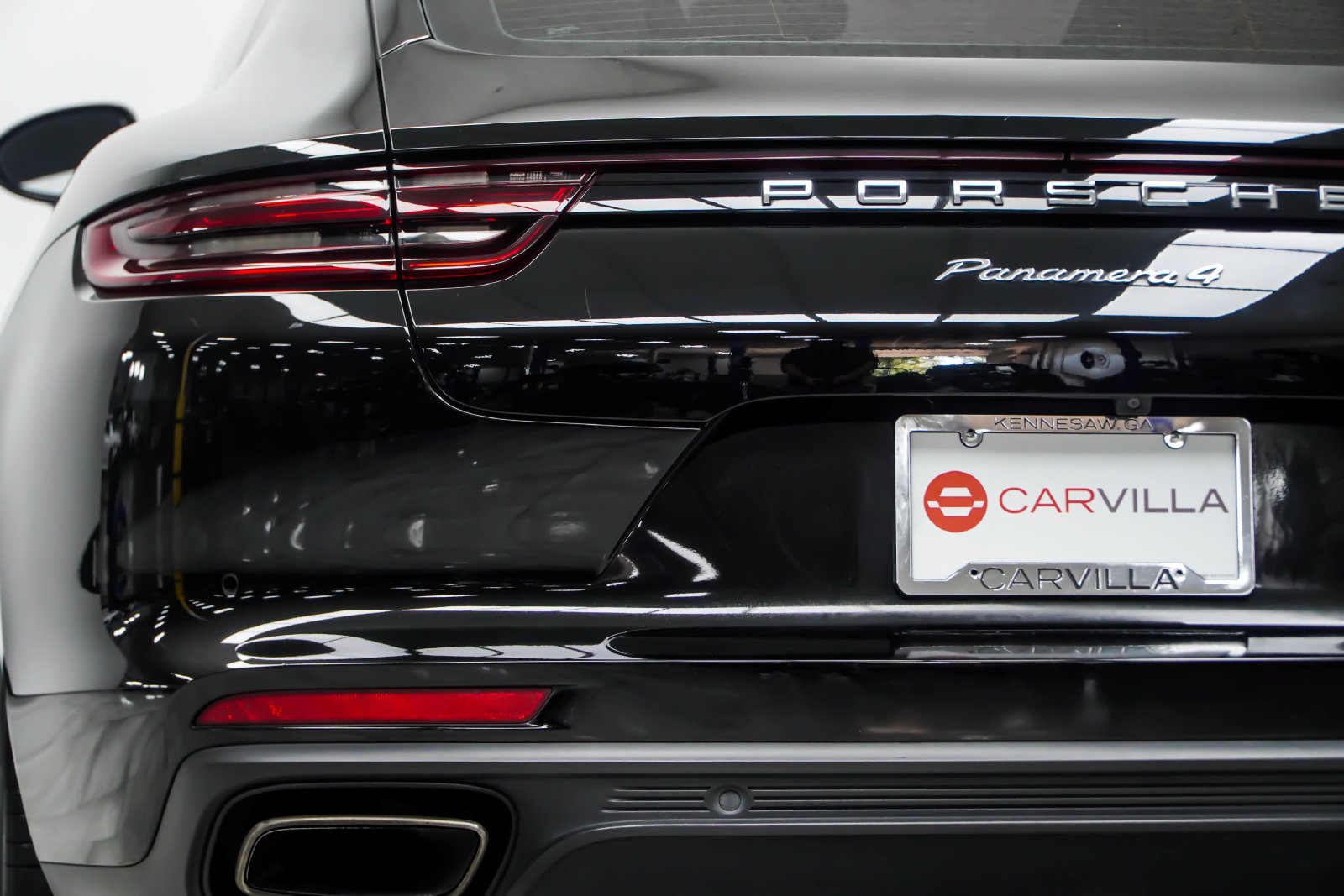 Used 2017 Porsche Panamera 4 AWD/4WD image 17