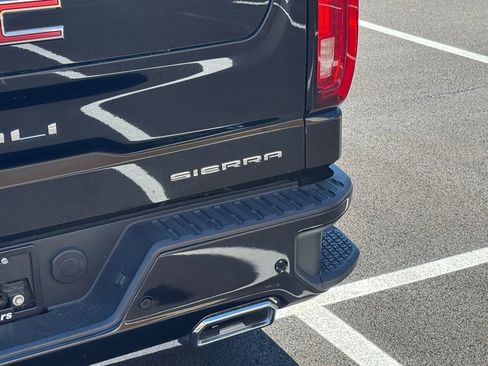 Used 2021 GMC Sierra 1500 Denali w/ Denali Ultimate Package AWD/4WD image 14