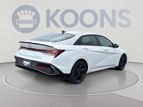 New 2026 Hyundai Elantra SEL Sport FWD image 7
