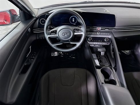 Certified 2023 Hyundai Elantra SEL w/ Convenience Package image 4