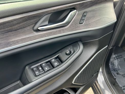 Used 2024 Jeep Grand Cherokee Limited 4xe image 13