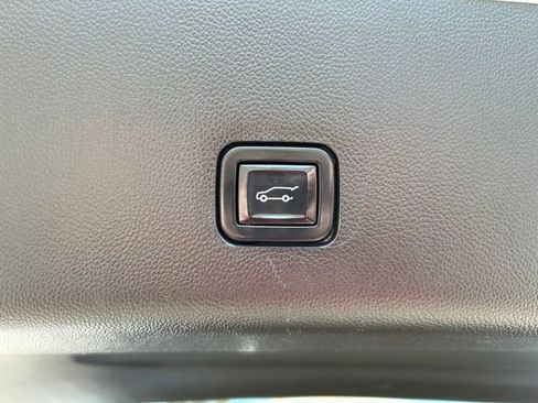 Used 2020 Chevrolet Traverse RS AWD/4WD image 55