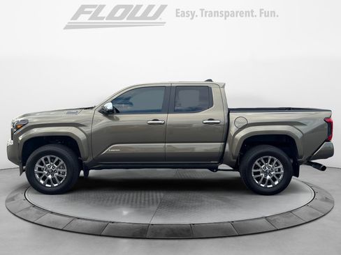 Used 2025 Toyota Tacoma Limited AWD/4WD image 4