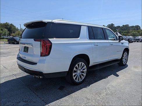 Used 2024 GMC Yukon XL Denali AWD/4WD image 7