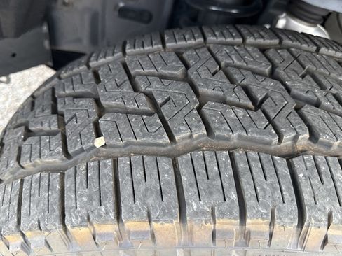 Used 2025 Toyota Tacoma SR5 image 9