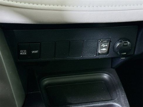 Certified 2017 Toyota RAV4 XLE image 12