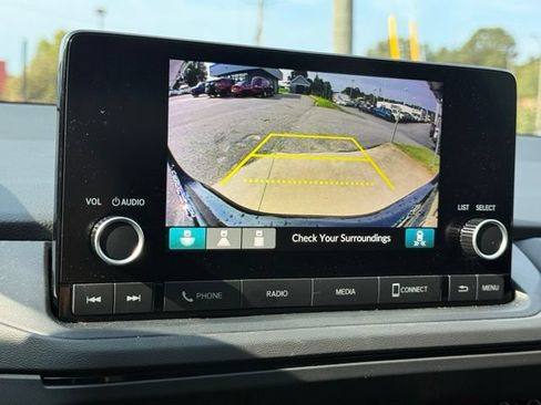 Used 2025 Honda Accord SE image 22