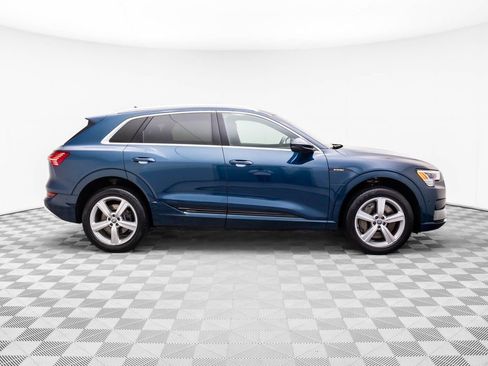 Used 2019 Audi e-tron Premium Plus image 7