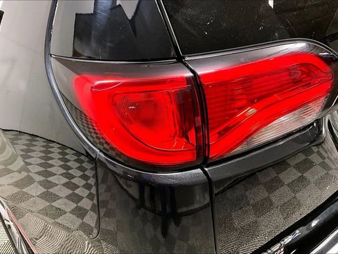 Used 2020 Chrysler Pacifica Limited w/ Tire & Wheel Group image 30