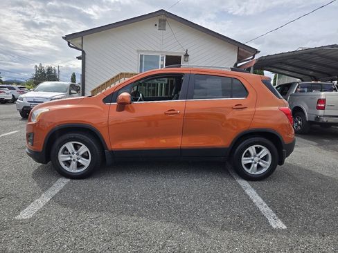 Used 2015 Chevrolet Trax LT w/ LT Sun and Sound Package AWD/4WD image 2