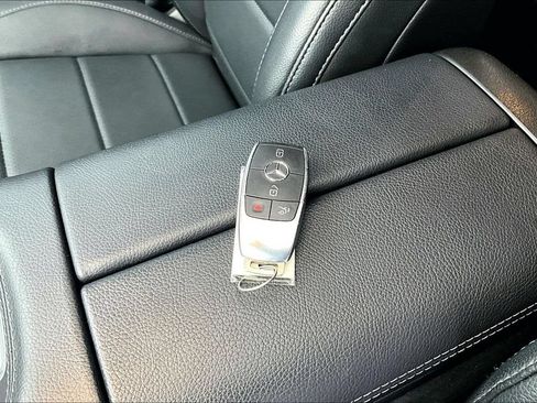 Used 2022 Mercedes-Benz GLS 450 4MATIC image 11