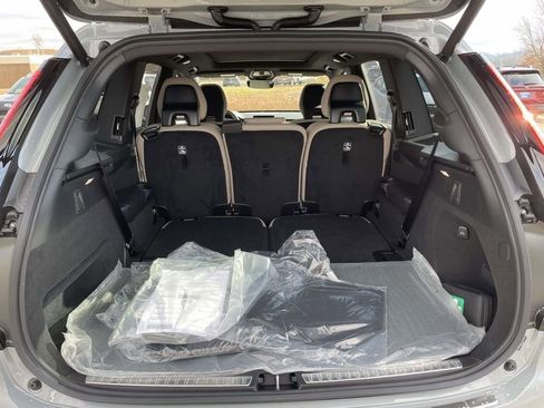 New 2026 Volvo XC90 B6 Plus w/ Protection Package Premier image 27