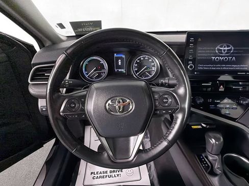 Used 2024 Toyota Camry XLE FWD image 11