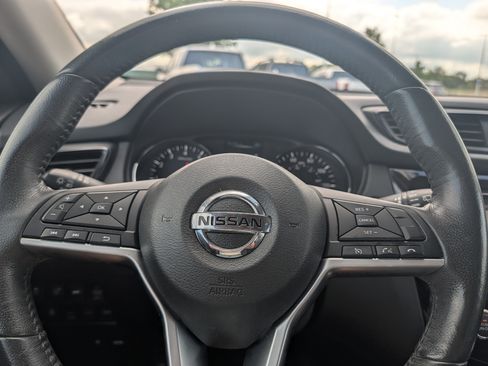 Used 2017 Nissan Rogue SL AWD/4WD image 29