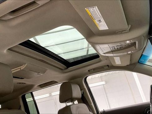 Used 2019 GMC Yukon XL SLT w/ Open Road Package image 13