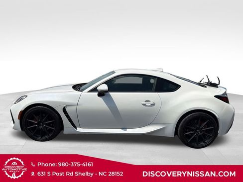 Used 2023 Subaru BRZ Limited RWD image 9