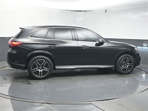 Used 2025 Mercedes-Benz GLC 300 image 8
