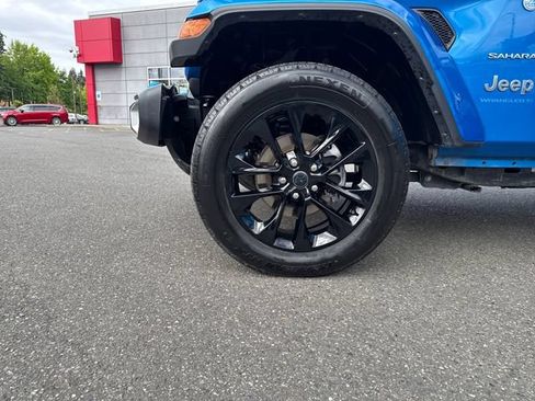 Used 2024 Jeep Wrangler Unlimited Sahara AWD/4WD image 27