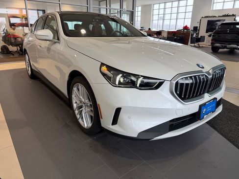 Certified 2025 BMW 530i xDrive image 16